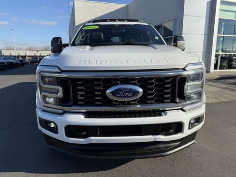 Used 2025 Ford F450 Platinum w/ FX4 Off-Road Package image 9