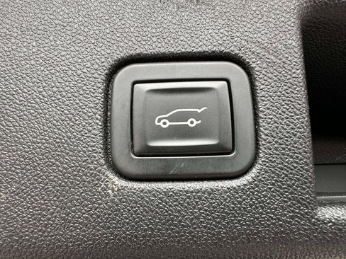 Used 2018 Chevrolet Equinox LT FWD image 29