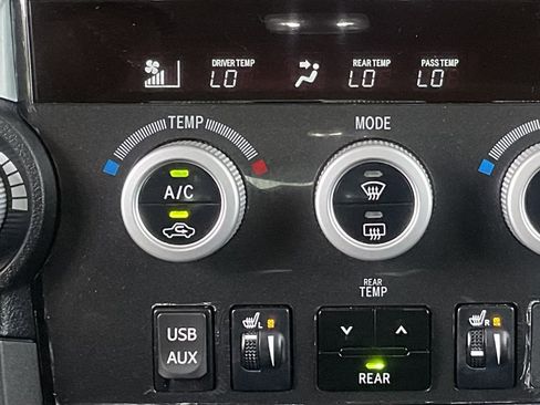 Used 2018 Toyota Sequoia TRD Sport AWD/4WD image 15