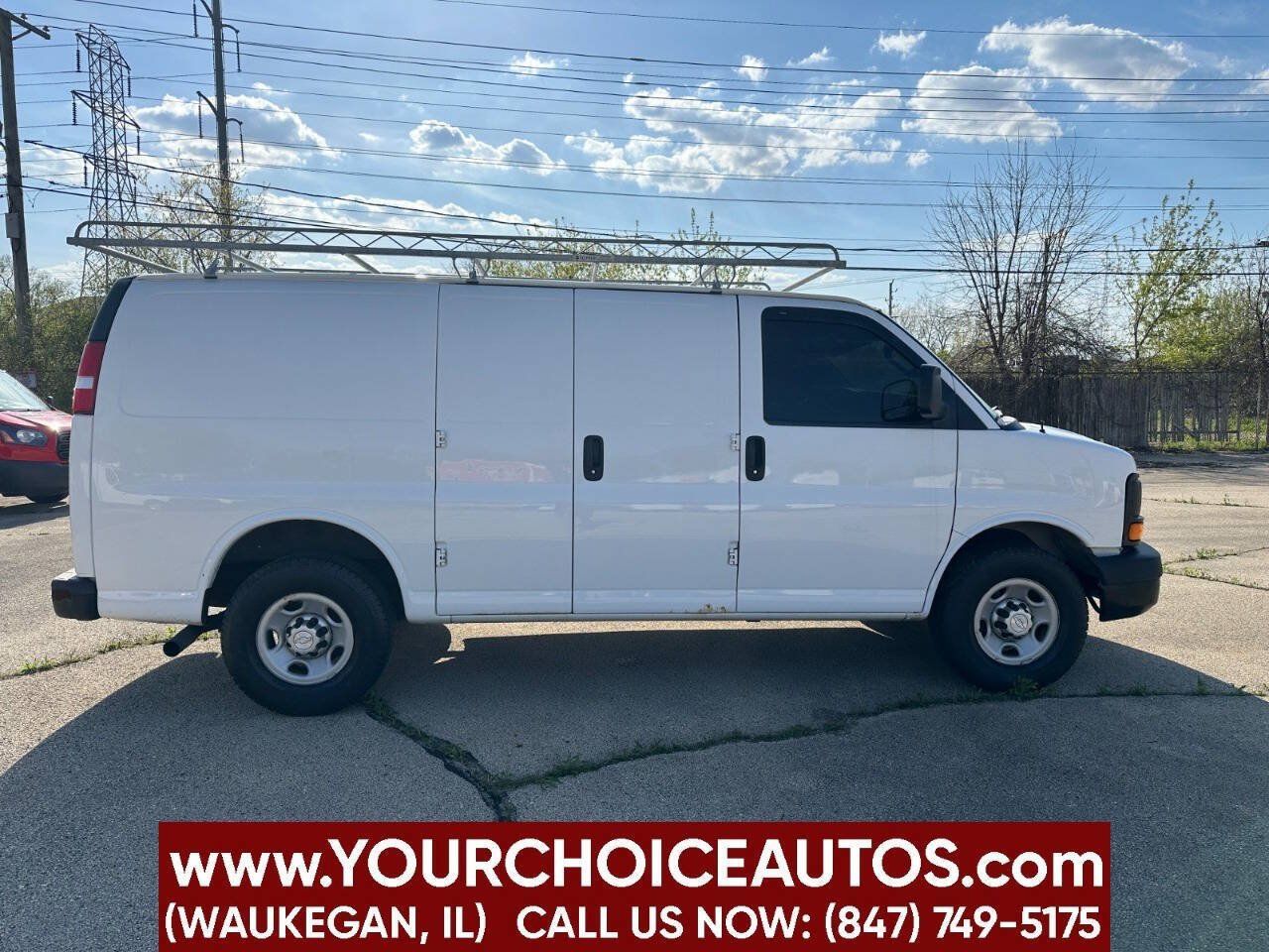 Used 2016 Chevrolet Express 2500 RWD image 2
