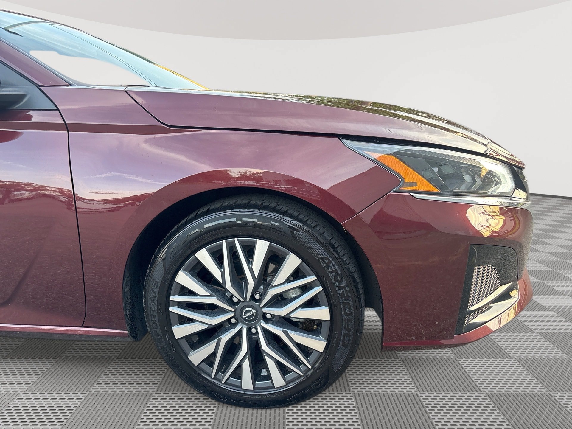 Used 2025 Nissan Altima 2.5 SV FWD image 30