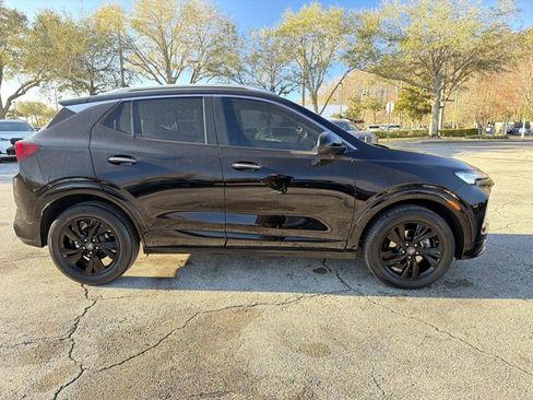 Used 2024 Buick Encore GX Sport Touring image 2