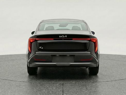 Used 2025 Kia K4 LXS image 7