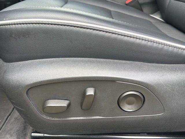 Used 2025 Buick Enclave Preferred FWD image 17