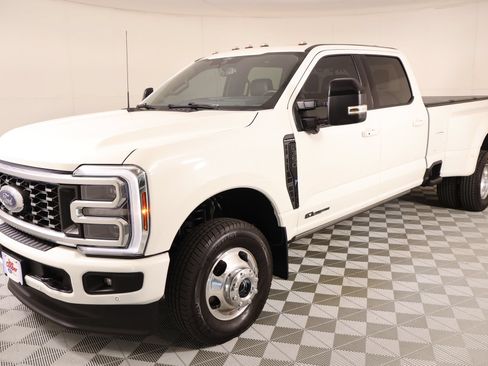 Used 2025 Ford F350 Platinum AWD/4WD image 11