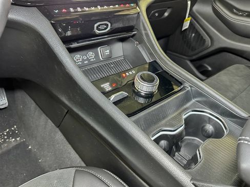 New 2026 Jeep Grand Cherokee L 4WD image 32
