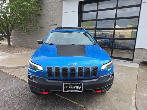 Used 2019 Jeep Cherokee Trailhawk w/ Comfort/Convenience Group AWD/4WD image 3