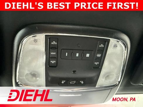 Used 2018 Jeep Grand Cherokee Trailhawk w/ Trailhawk Luxury Group AWD/4WD image 38