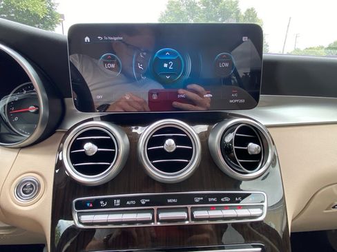 Used 2020 Mercedes-Benz GLC 300 image 18