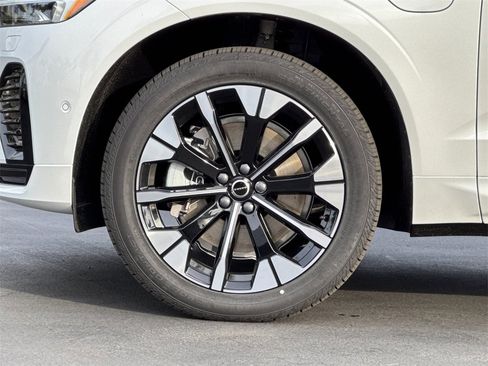 New 2026 Volvo XC60 T8 Plus w/ Protection Package Premier image 25