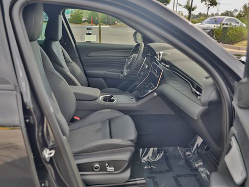 New 2024 Maserati Grecale GT image 49