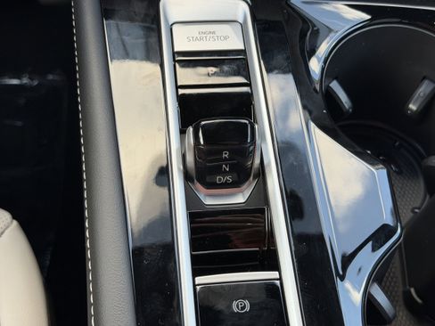 New 2026 Volkswagen Atlas Cross Sport SEL Premium R-Line image 24