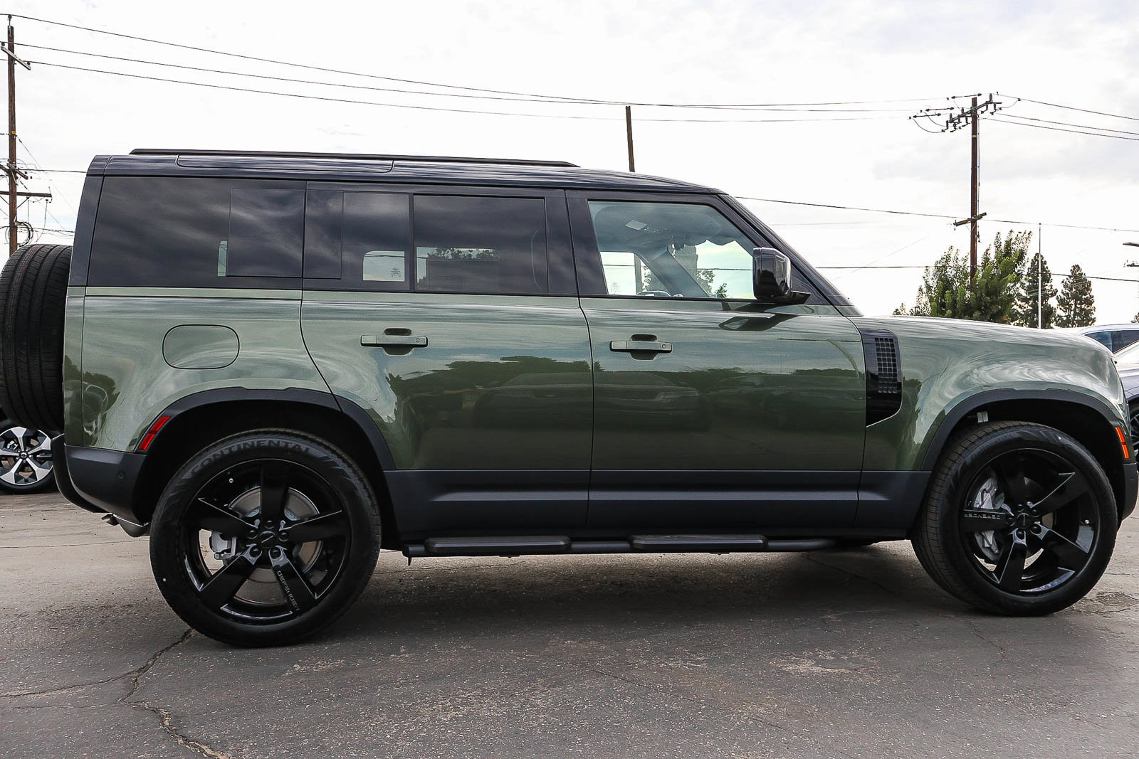 New 2026 Land Rover Defender 110 S AWD/4WD image 4