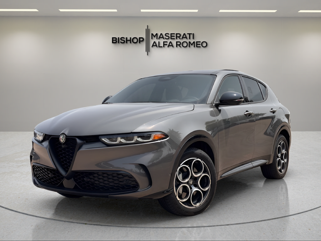 Used 2025 Alfa Romeo Tonale AWD/4WD image 2