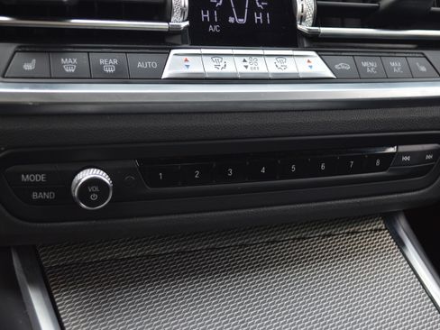 Used 2019 BMW 330i Sedan w/ M Sport Package image 23