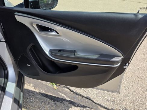 Used 2011 Chevrolet Volt Premium w/ Premium Trim Package FWD image 20