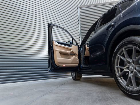 New 2026 Porsche Cayenne E-Hybrid Coupe image 14