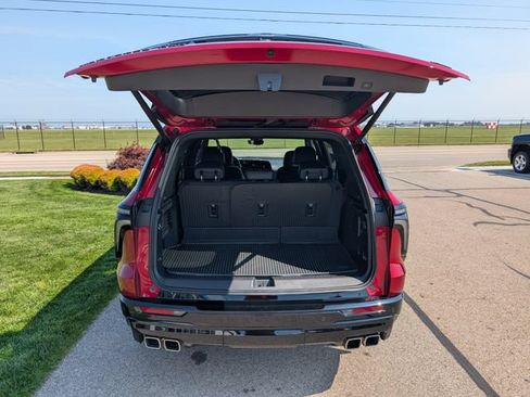 Used 2026 Chevrolet Traverse RS w/ LPO, Floor Liner Package AWD/4WD image 10