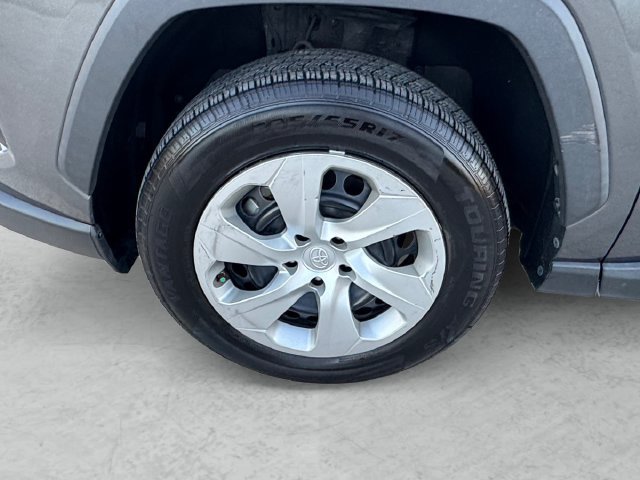 Used 2021 Toyota RAV4 LE FWD image 23