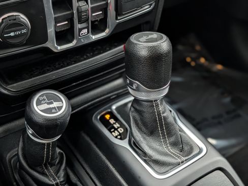 Used 2021 Jeep Wrangler Unlimited Sahara image 16