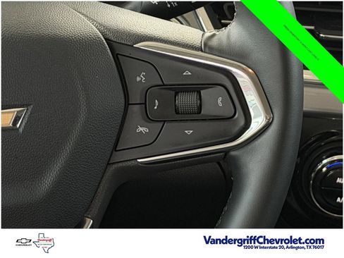 Used 2025 Chevrolet Trax LT w/ LT Convenience Package FWD image 15