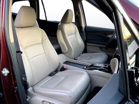 Used 2019 Honda Pilot Touring image 24
