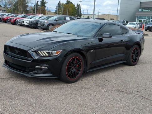 Used 2016 Ford Mustang GT RWD image 4