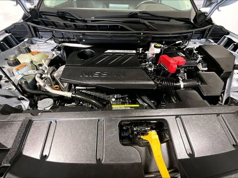 Used 2023 Nissan Rogue SL image 9