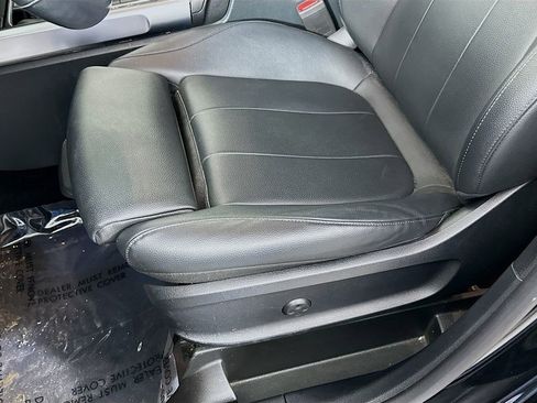 Used 2023 Mercedes-Benz GLB 250 4MATIC image 25