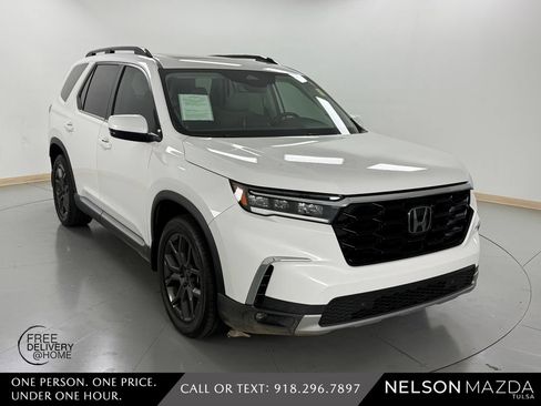 Used 2023 Honda Pilot Touring image 4