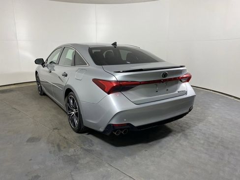 Used 2022 Toyota Avalon Touring image 7