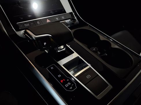 New 2026 Audi Q8 Premium image 17