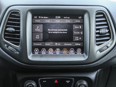 Used 2019 Jeep Compass Trailhawk AWD/4WD image 18
