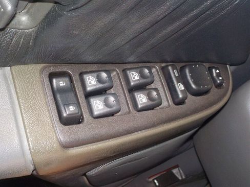 Used 2005 GMC Sierra 3500 SLE w/ Heavy-Duty Power Package image 26