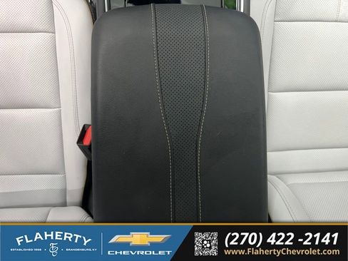 Used 2025 Chevrolet Traverse High Country FWD image 33