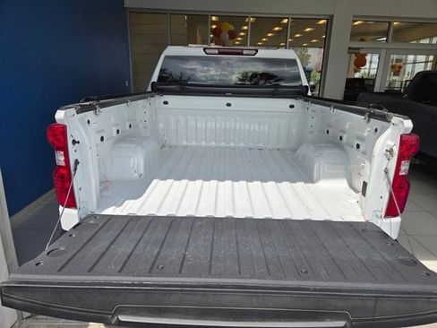 Used 2024 Chevrolet Silverado 1500 LT image 9