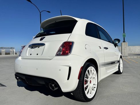 Used 2015 FIAT 500 Abarth w/ Beats Audio Package FWD image 4
