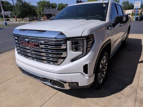 Used 2023 GMC Sierra 1500 Denali w/ Denali Reserve Package AWD/4WD image 4