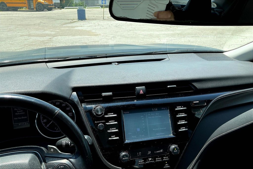 Used 2019 Toyota Camry SE FWD image 13