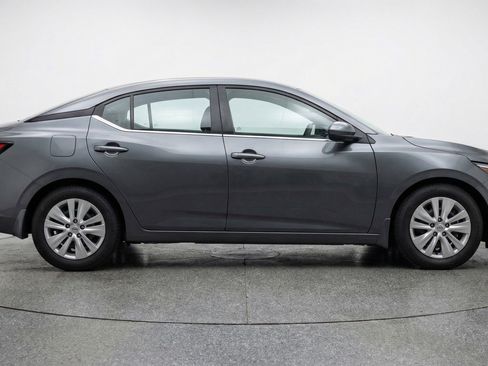 Used 2025 Nissan Sentra S FWD image 11