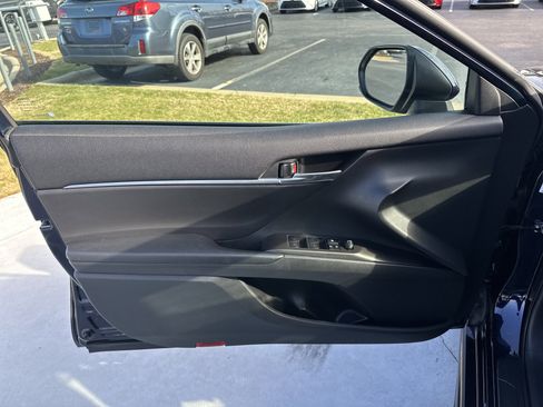 Certified 2021 Toyota Camry SE image 14