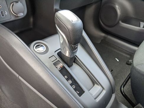 New 2025 Nissan Kicks Play S image 33