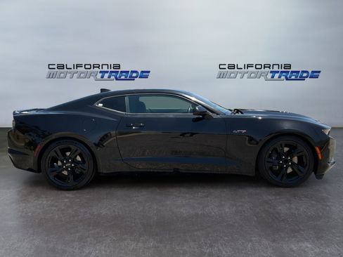Used 2021 Chevrolet Camaro LT w/ RS Package RWD image 4