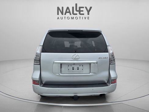 Used 2018 Lexus GX 460 image 4