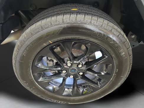 Used 2025 Jeep Wrangler Unlimited Sahara AWD/4WD image 23