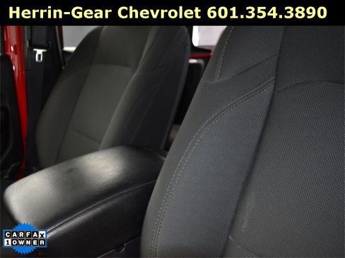 Used 2018 Jeep Wrangler Unlimited Sport image 14