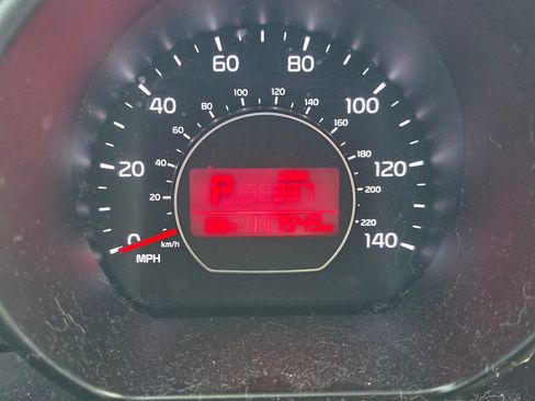 Used 2017 Kia Soul + FWD image 6