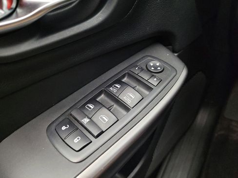 Used 2019 Jeep Cherokee Latitude Plus w/ Cold Weather Group image 27