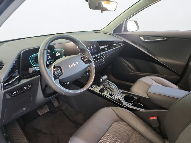 Certified 2024 Kia Niro EX FWD image 11