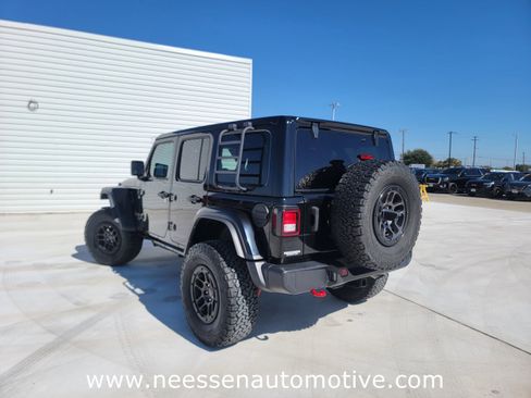 Used 2023 Jeep Wrangler Unlimited Rubicon w/ Xtreme 35 Tire Package image 5